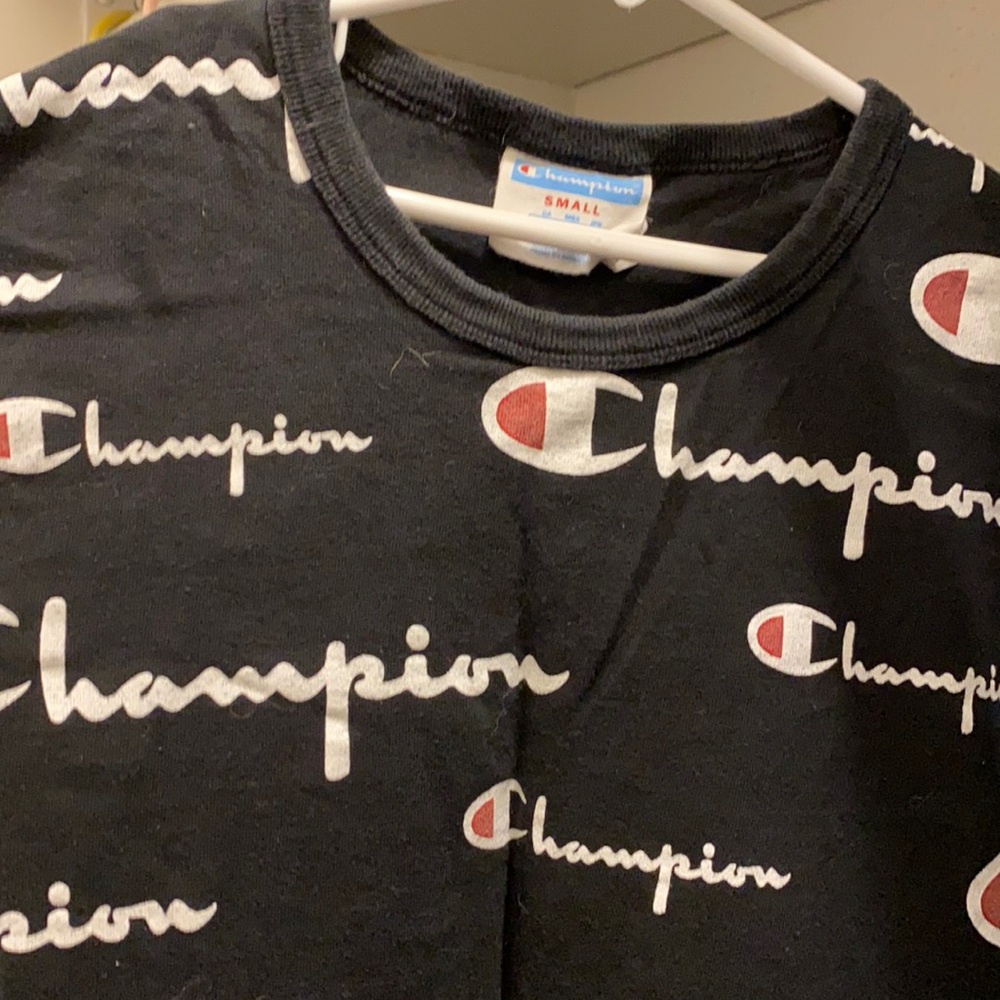 A te shirt small good never been touch